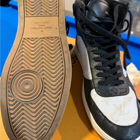 Men’s Louis Vuitton Rivoli Tricolor leather Monogram High Top Sneakers size 11.5 - Picture 4 of 4